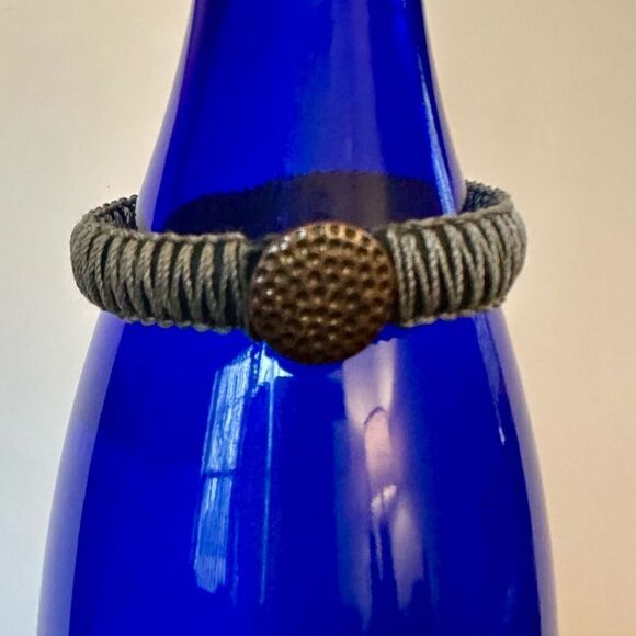 Guang Tong Gray thread wrapped leather bracelet - Picture 1 of 4